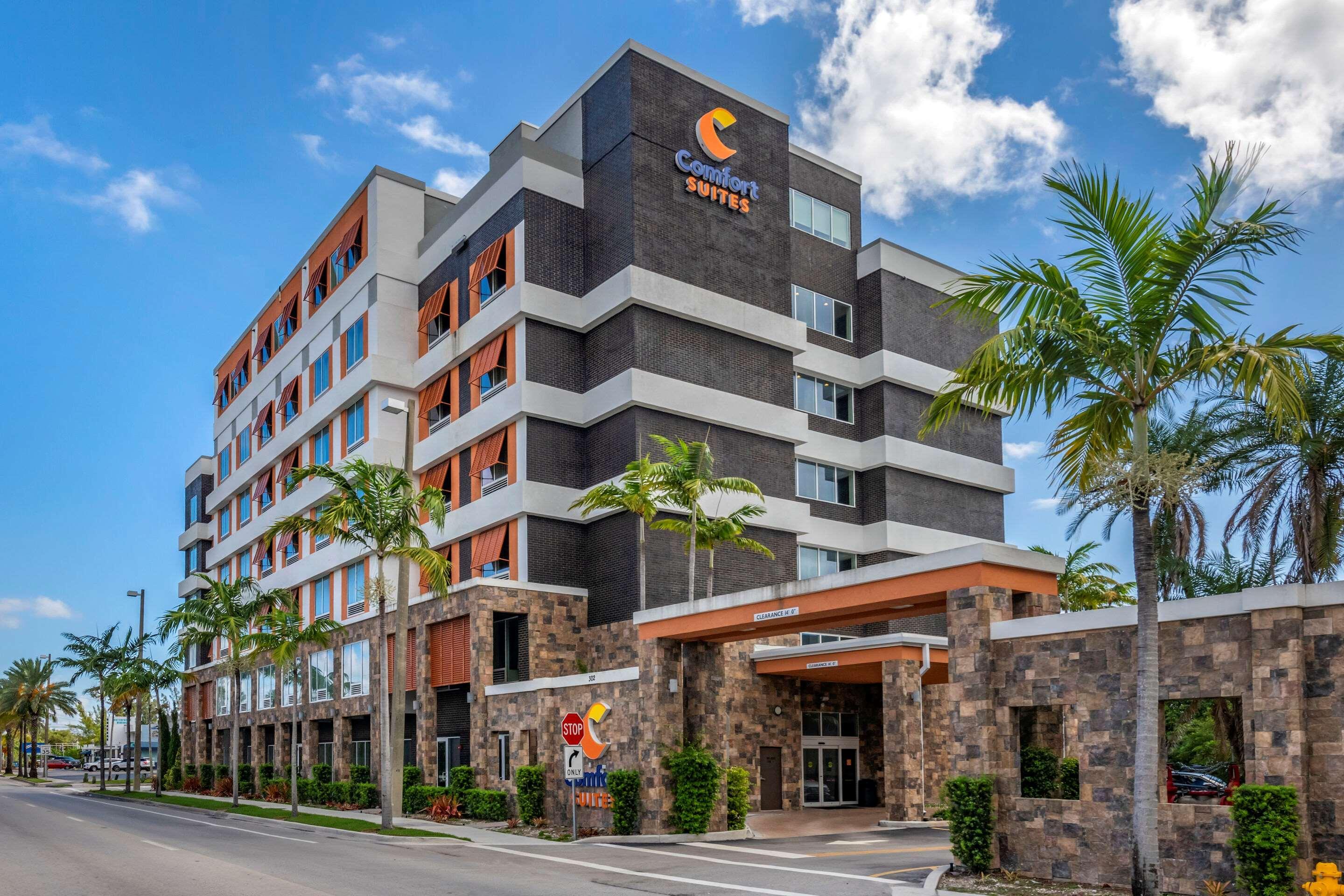 Comfort Suites Fort Lauderdale Airport & Cruise Port Dania Beach Εξωτερικό φωτογραφία