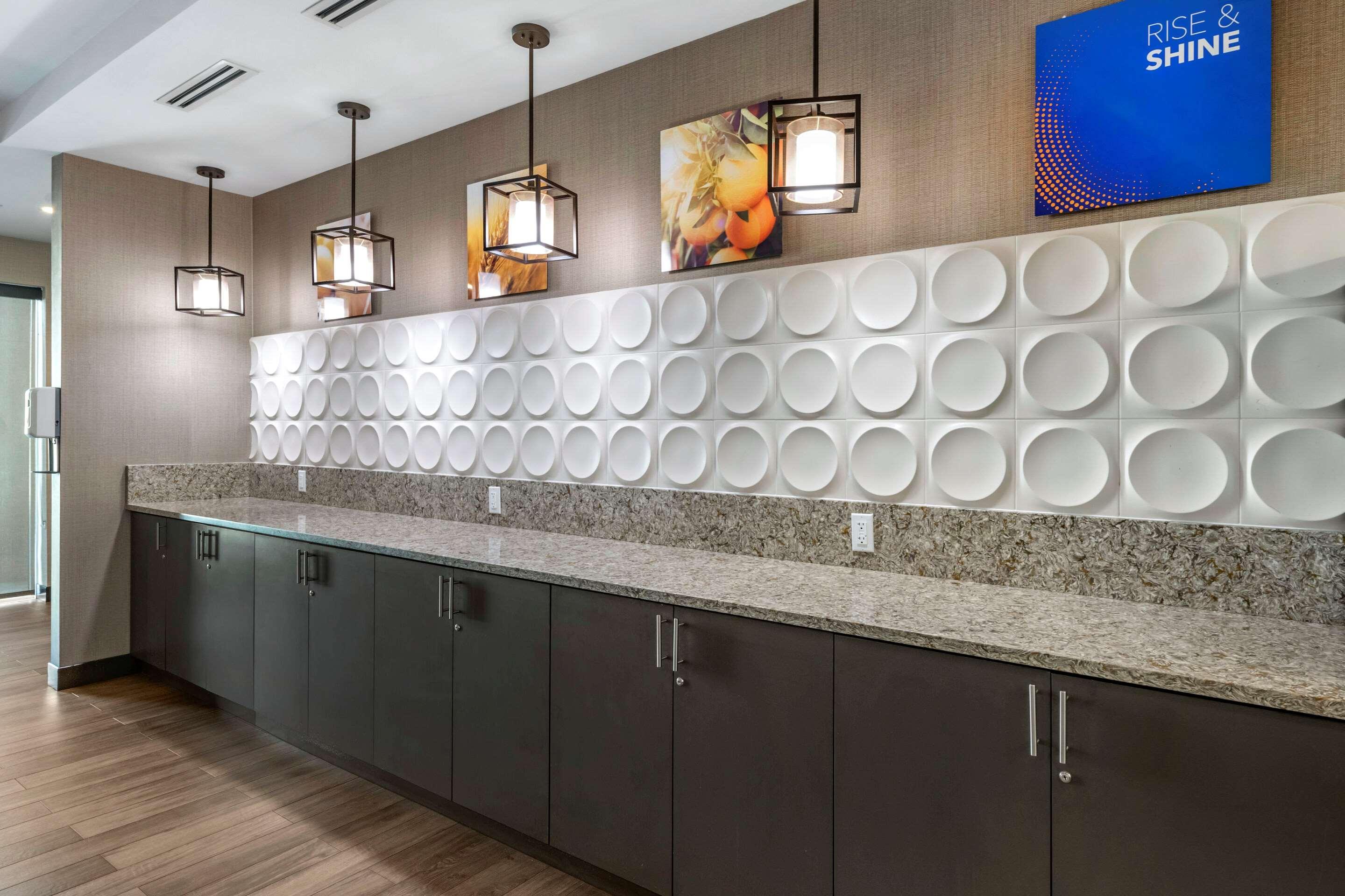 Comfort Suites Fort Lauderdale Airport & Cruise Port Dania Beach Εξωτερικό φωτογραφία